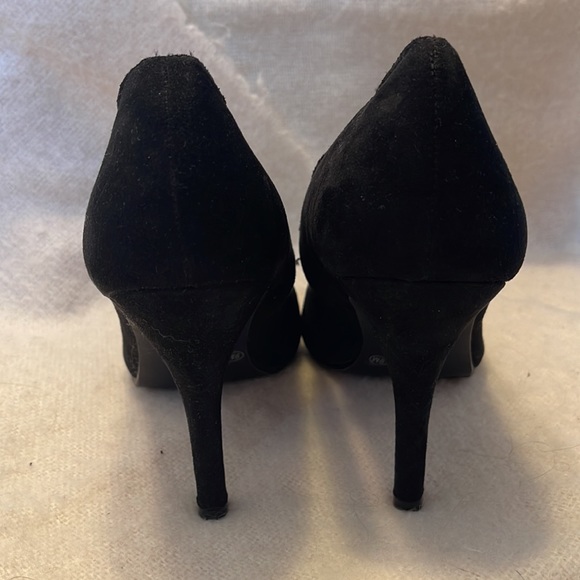 New without box! Chinese Laundry, black, faux Suade heels. Size 9 - Picture 4 of 6